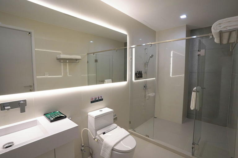 Bathroom 5, The Rich Grand Residence Sukhumvit, Wattana