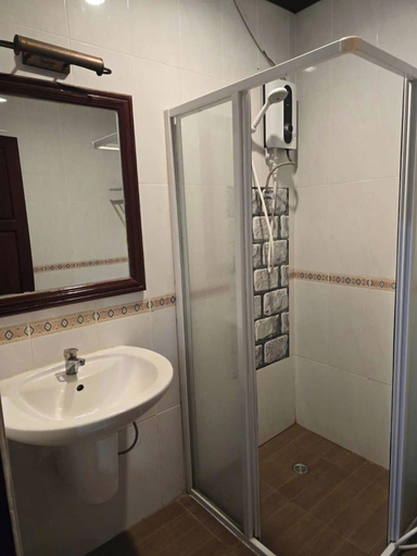 Bathroom 3, ALI XAYATHIT APARTMENT & HOTEL, Vientiane