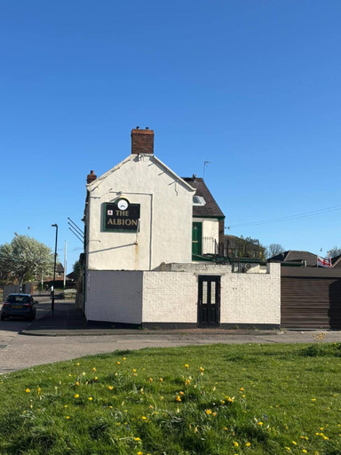 4, Charming 2-Bedroom Apartment with Ocean Views in Roker, Sunderland