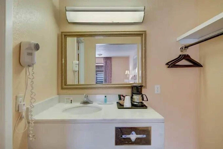 Bathroom 2, American Inn By Hotel O Vernon Us 287, Wilbarger