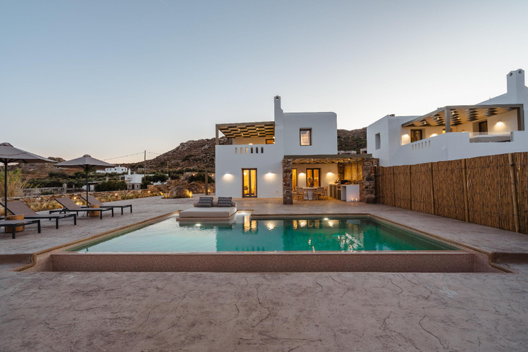 Sport & Beauty 2, Thalelion 3 bedroom Villa private pool and Jacuzzi, South Aegean