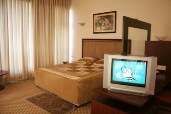 Others 2, Hotel Kohinoor Park, Mumbai City