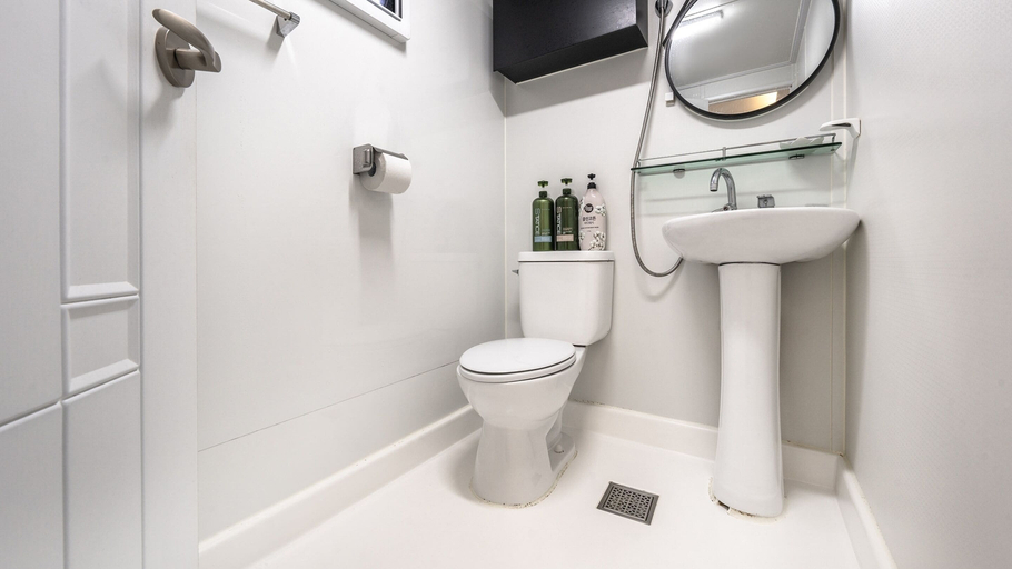 Bathroom 3, Yangpyeong Smile Caravan Pension, Chuncheon