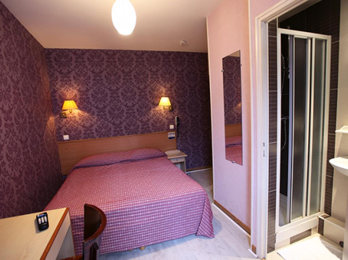 Bedroom 3, Caulaincourt Montmartre by Hiphophostels , Paris