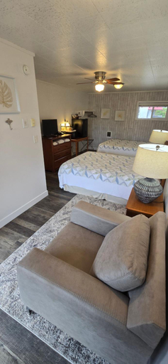 Bedroom 4, Myrtle Lane Inn, Coos