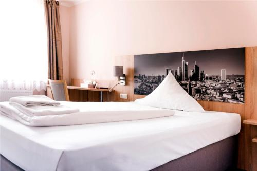 Others 2, Hotel Royal, Frankfurt am Main