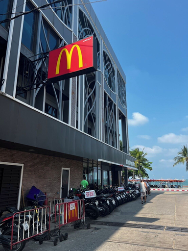 Exterior & Views 2, PJ Hostel & Bar, Pattaya