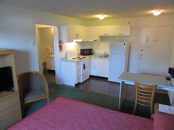 Others 2, Lake Cowichan Lodge, Cowichan Valley