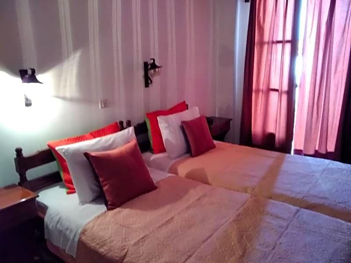 Bedroom 4, Pettite Morfo, Thessaly