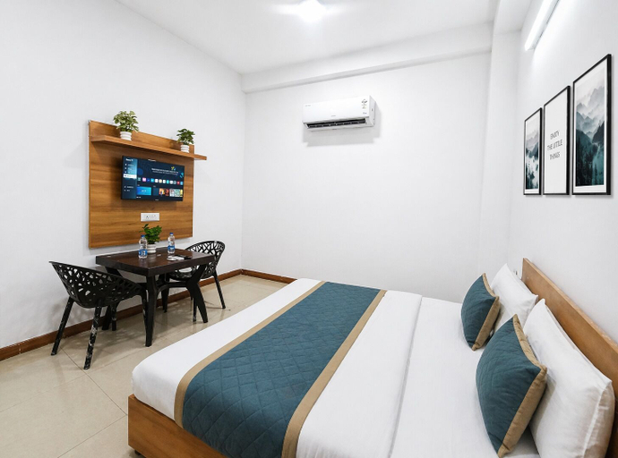 Room 5, Mauryan Express Hotel Nangloi Metro, Delhi