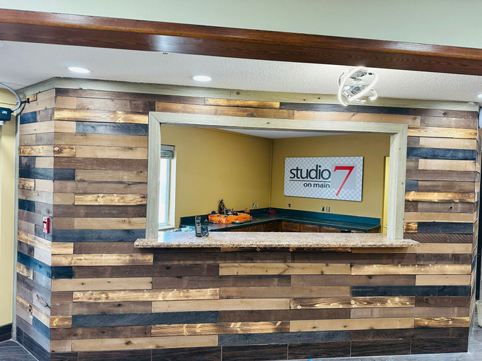 Exterior & Views, Studio 7 on Main, Cass