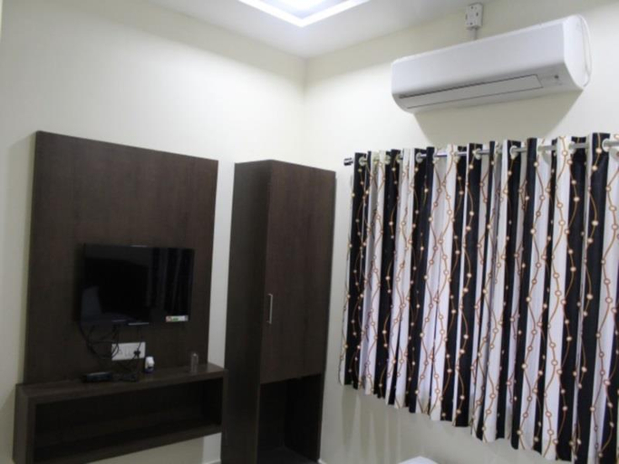 Others 2, Hotel Satyug, Ujjain