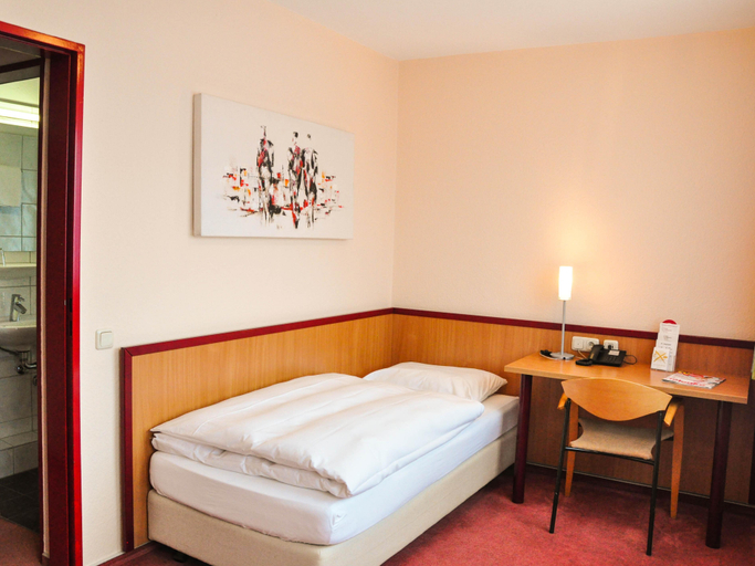 Others 4, Hotel Hillegosser Hof, Bielefeld
