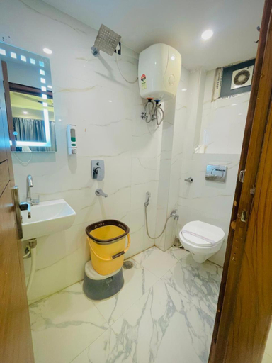 Bathroom 3, Hotel Mount View Inn with terrace Ganga view, Garhwal