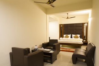 Others 3, Rainbow International Lakdikapul Hyderabad, Hyderabad