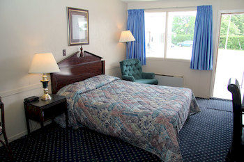Others 3, Diamond Motor Inn, Grey