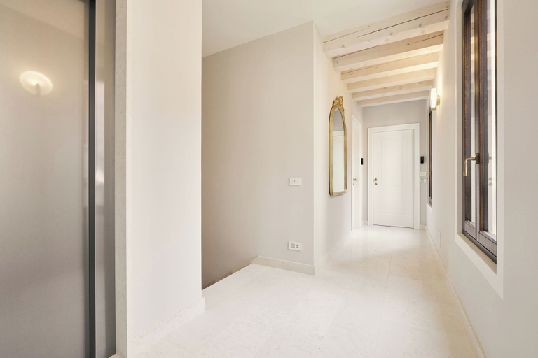 Interior 3, San Polo Palace 1976, Venezia