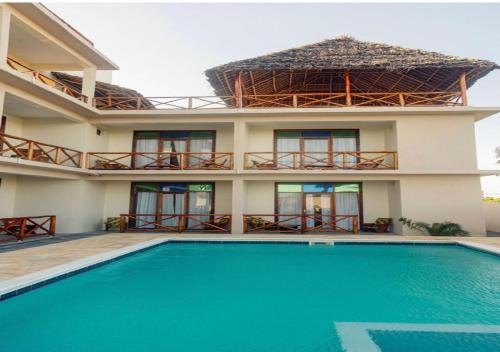 Others 5, Ocean Breeze Hotel , Kaskazini 'A'