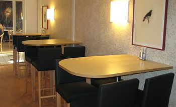 Others 3, Hotell Morby - Danderyd Hospital, Danderyd