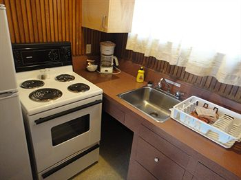 Others 2, Airport Inn Motel & RV Park, Cariboo