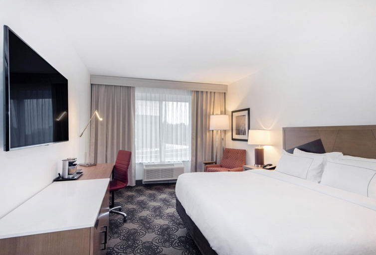 Bedroom 3, DoubleTree by Hilton Raleigh - Cary, Wake