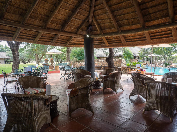 Food & Drinks, Finfoot Lake Reserve by Dream Resorts, Bojanala