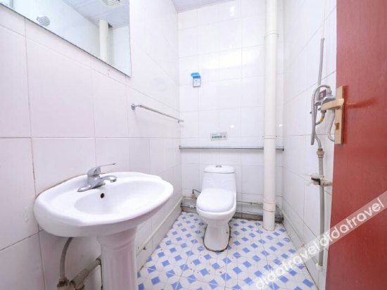 Bathroom 4, Beidaihe Yirui Hostel, Qinhuangdao
