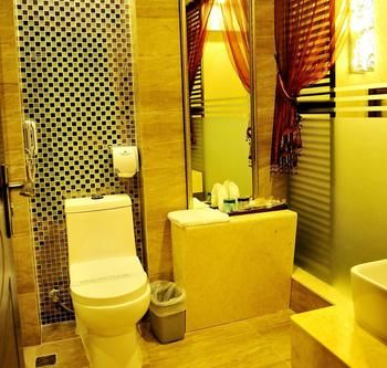 Bathroom 5, HaikouTWELVE OAKS HOTEL, Haikou