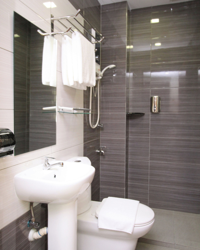 Bathroom 4, Signature Inn, Kota Kinabalu