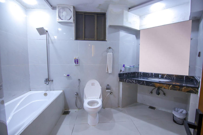 Bathroom 4, Hotel Gulberg, Lahore