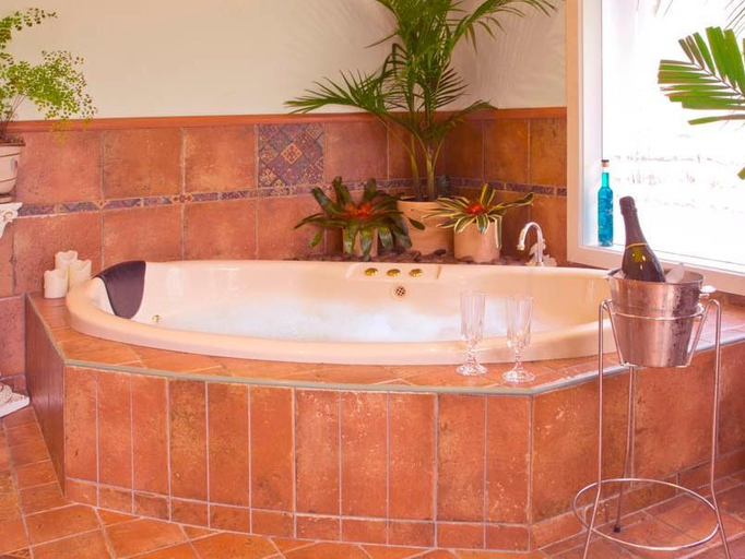 Bathroom, Lakeside Cottage, Maroondah - Croydon