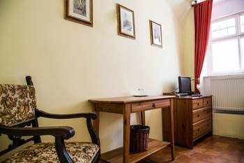 Others 4, Loreta Hotel, Praha 6