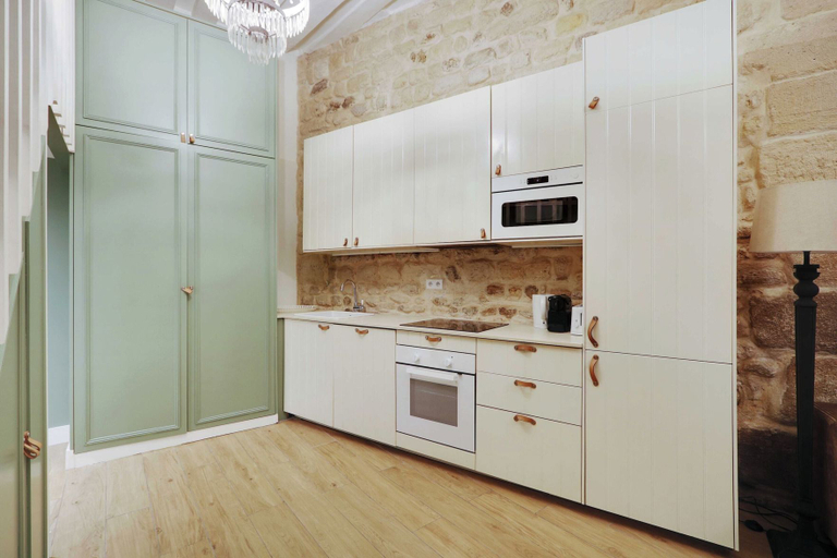 Private kitchen 3, Charming Apartment - 2br/6p - Rue Mouffertard, Paris
