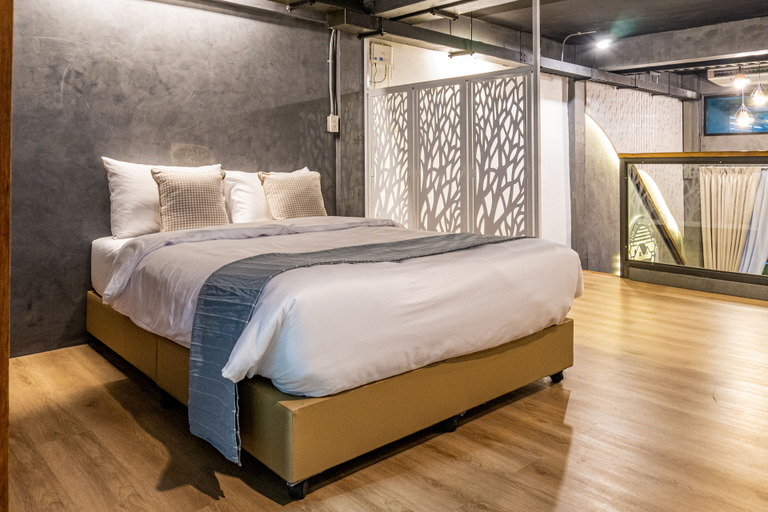Others 1, Usman Halal Home, Khlong Toey