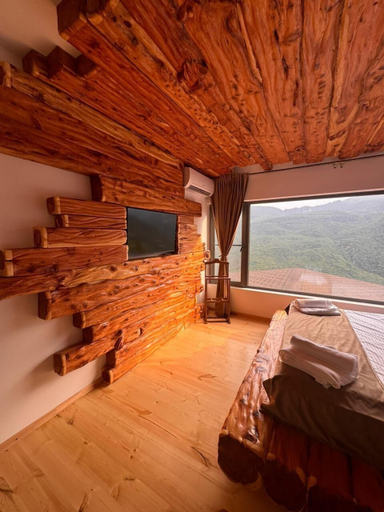 Bedroom 2, Lost in Sky