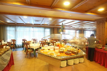Food & Drinks