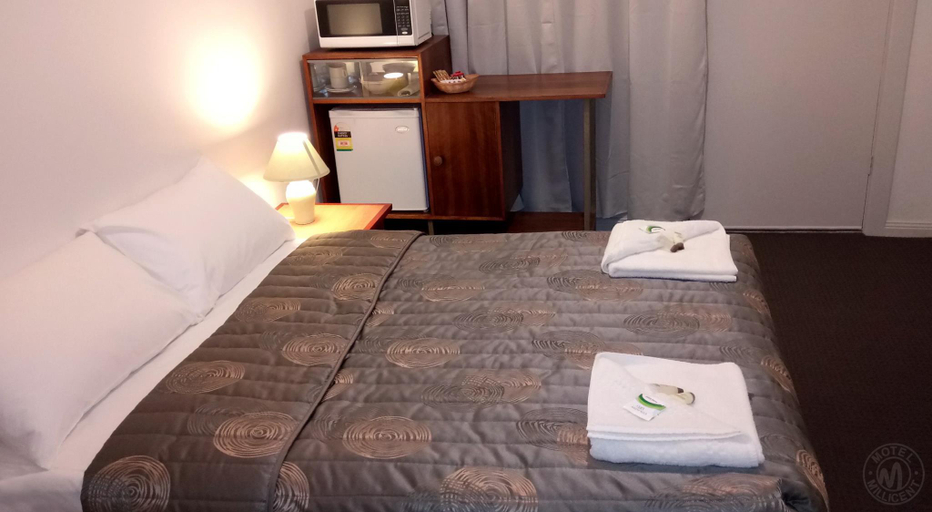 Bedroom 5, MILLICENT MOTEL, Wattle Range  - West