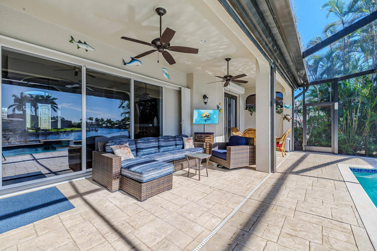 4, Moondance Villa, Lee