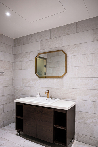 Bathroom 3, Hotel Bom, Pohang