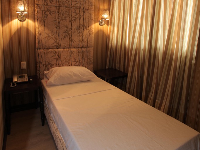 Bedroom 4, Starmark Hotel, Naga City