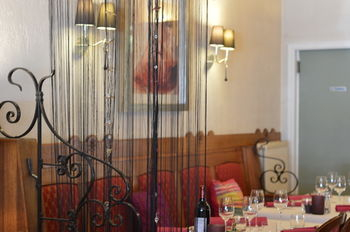 Others 4, Hotel 't Hert, Limburg