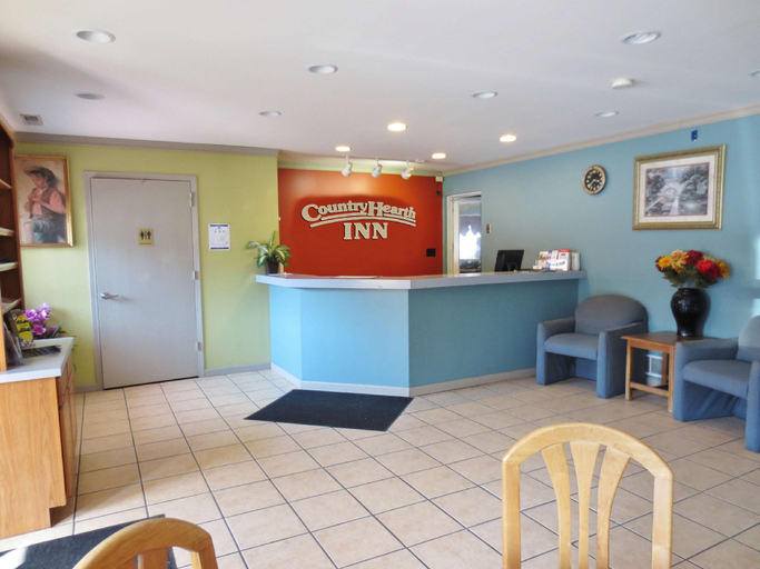 Public Area 2, Country Hearth Inn Hannibal, Marion