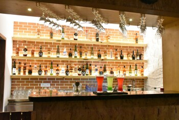 Food & Drinks