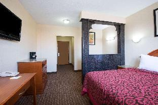 Others 4, Days Inn by Wyndham Long Island/Copiague, Suffolk