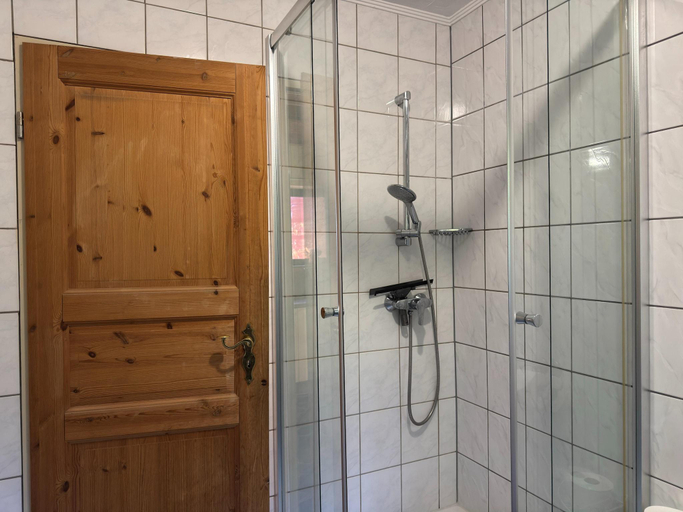 Bathroom 3, Apartment Manderscheid Near Castle Ruins, Bernkastel-Wittlich