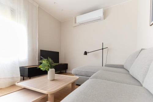 Others 3, Atica Apartments - by Weflating, Barcelona