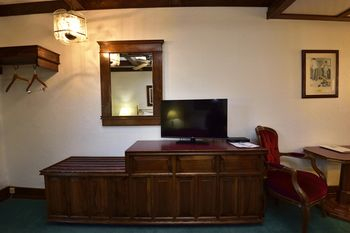 Others 2, Sequim West Inn, Clallam