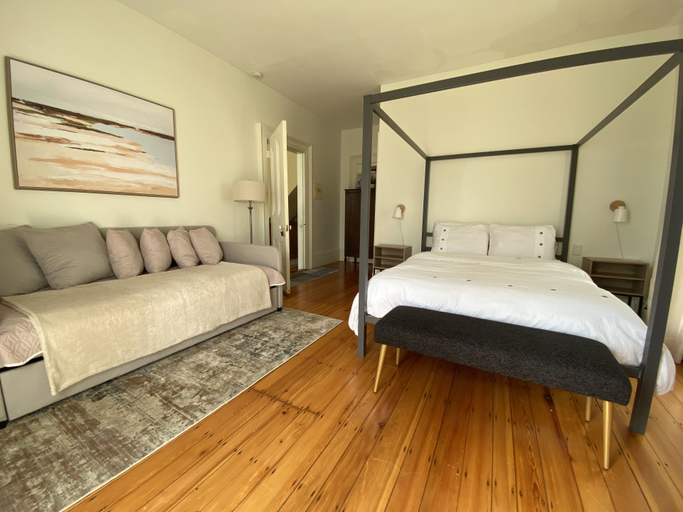 Bedroom 2, The Montague Rose Inn, Charlotte