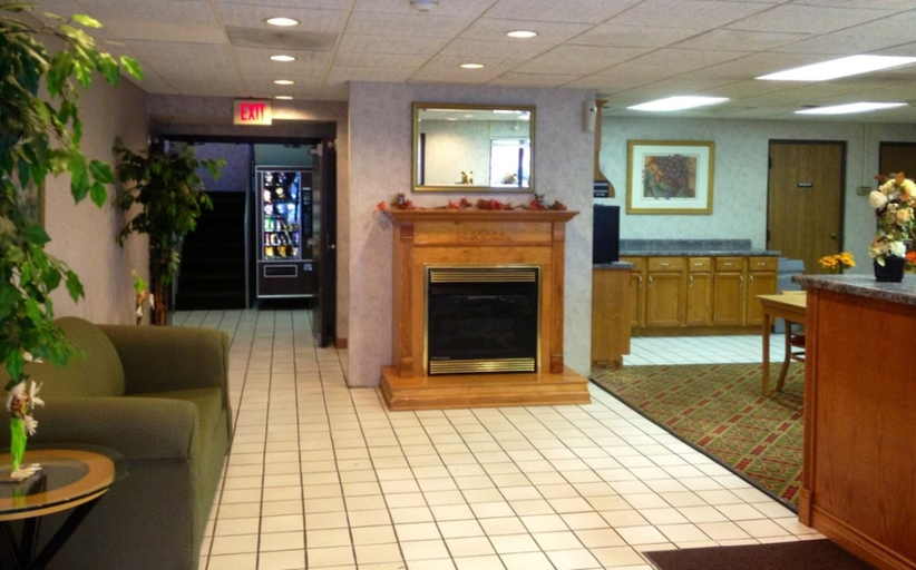 Public Area 2, Super 8 by Wyndham Logansport, Cass
