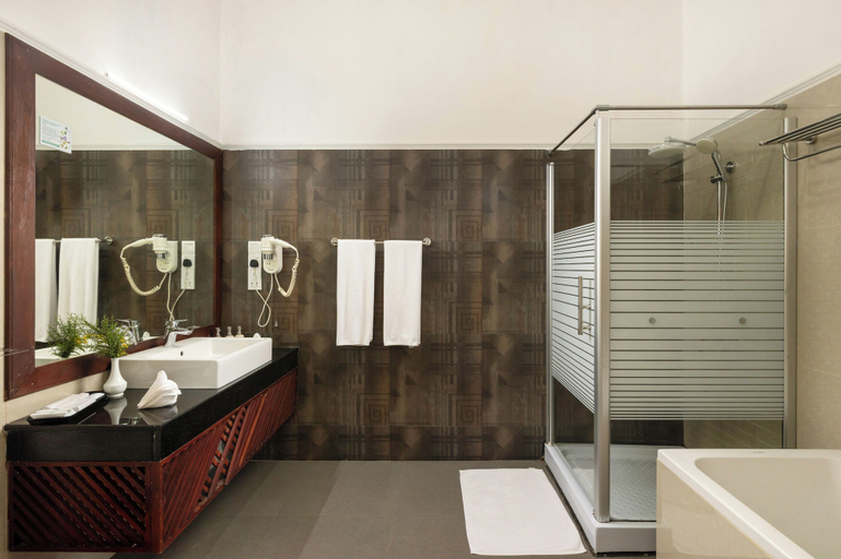 Bathroom 4, Tree of Life Nature Resort, Harispattuwa